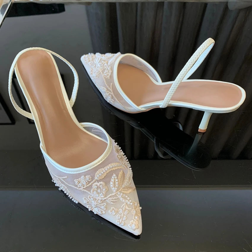 Escarpins Slingback Blancs Brodés Nuolaian